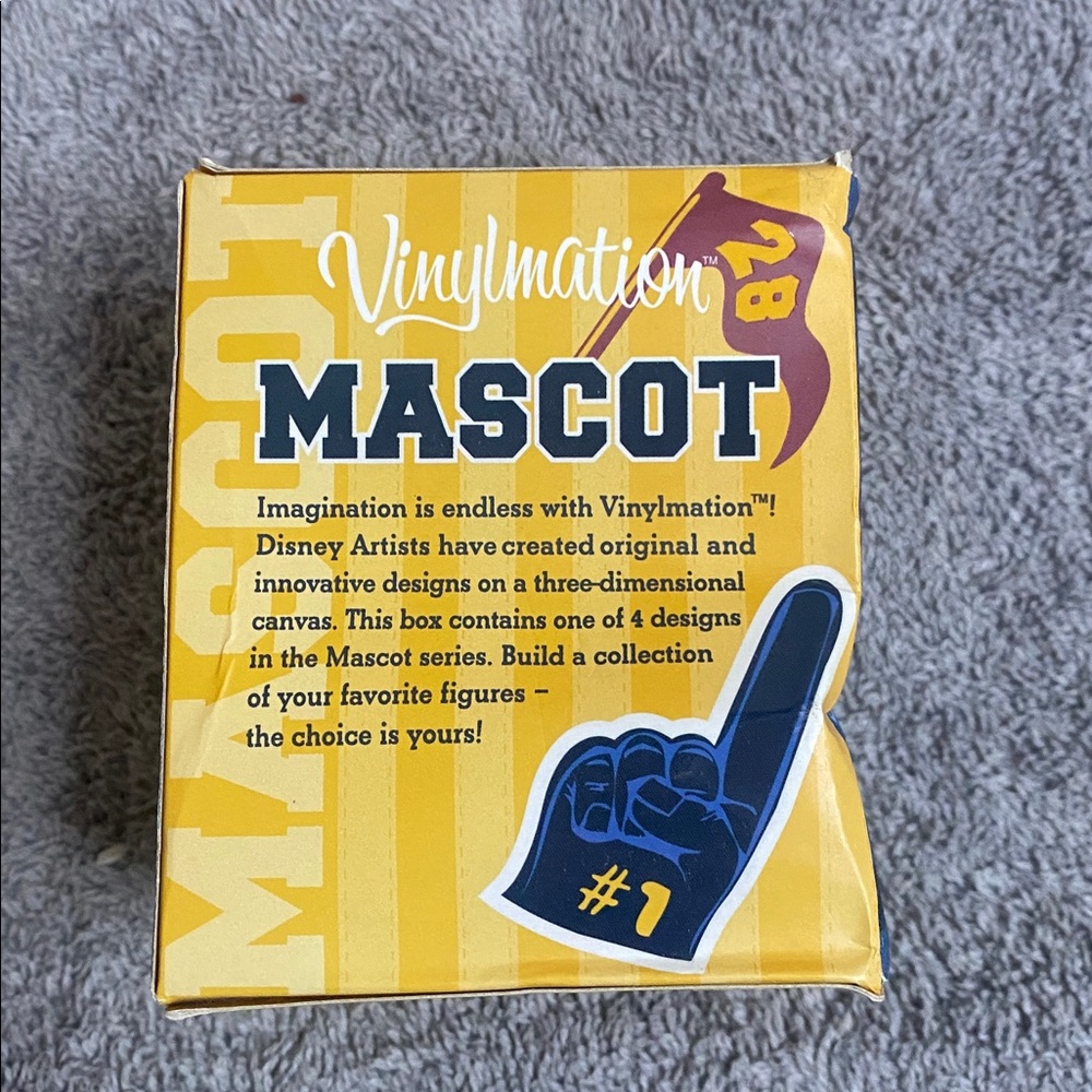 🐛NWT Retired Disney Vinylmation Pluto from the "Mascots" series! - Picture 3 of 3